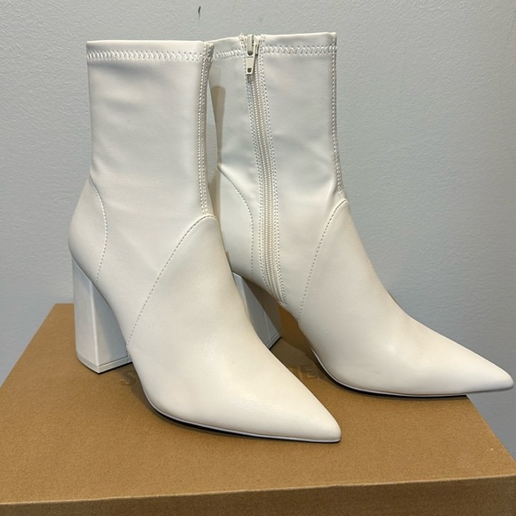 STEVE MADDEN BOOTIES - Picture 1 of 4